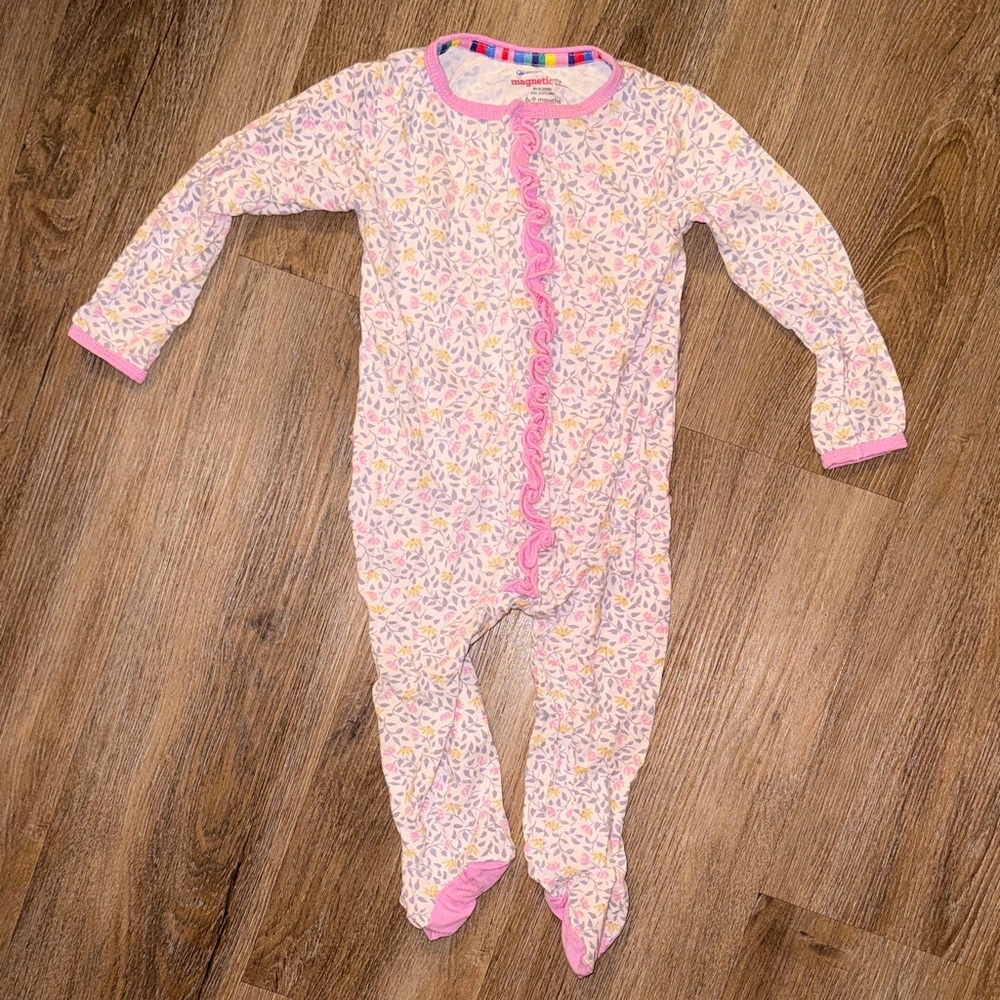 Magnetic Me Pink and White Floral Footie